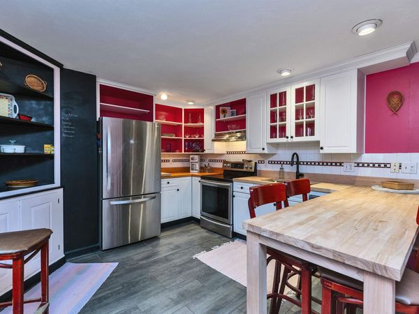 7 Governor Square, Peterborough, NH 03458