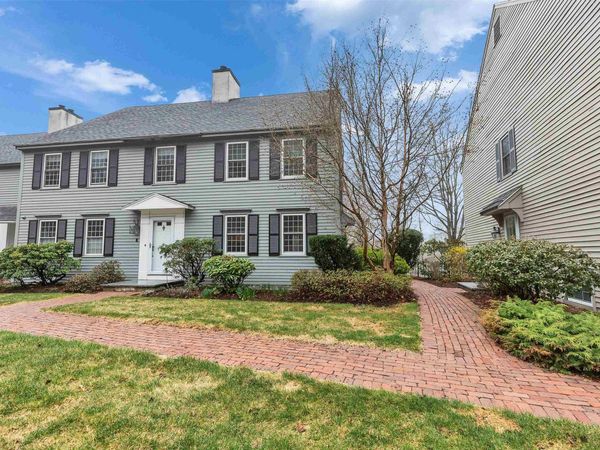 7 Governor Square, Peterborough, NH 03458