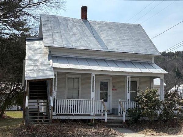 39 Safford Road, Royalton, VT 05068