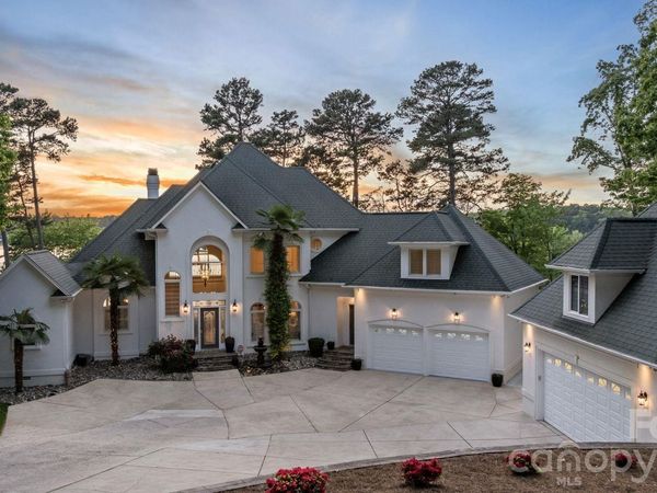 144 Mariner Pointe Lane, Mooresville, NC 28117
