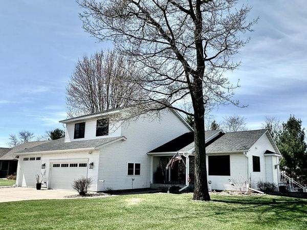 1932 Mark Lane, Eau Claire, WI 54703