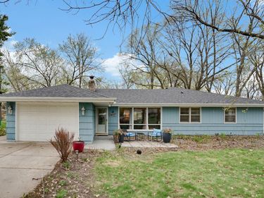 7877 Sunnyside Road, Mounds View, MN 55112