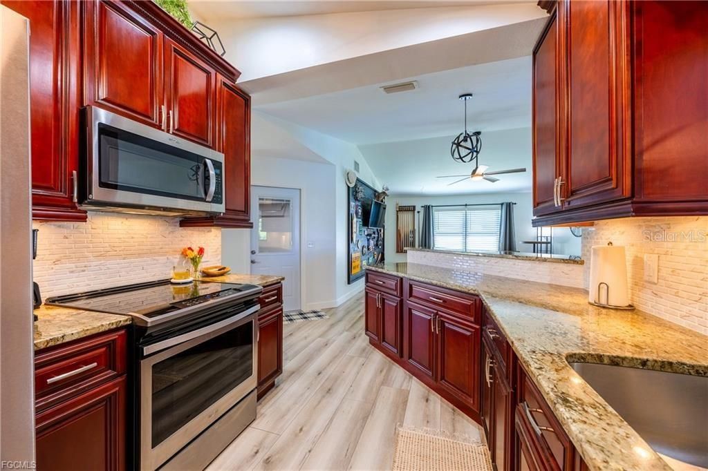420 SW 37th Street , Cape Coral, FL 33914 Photo