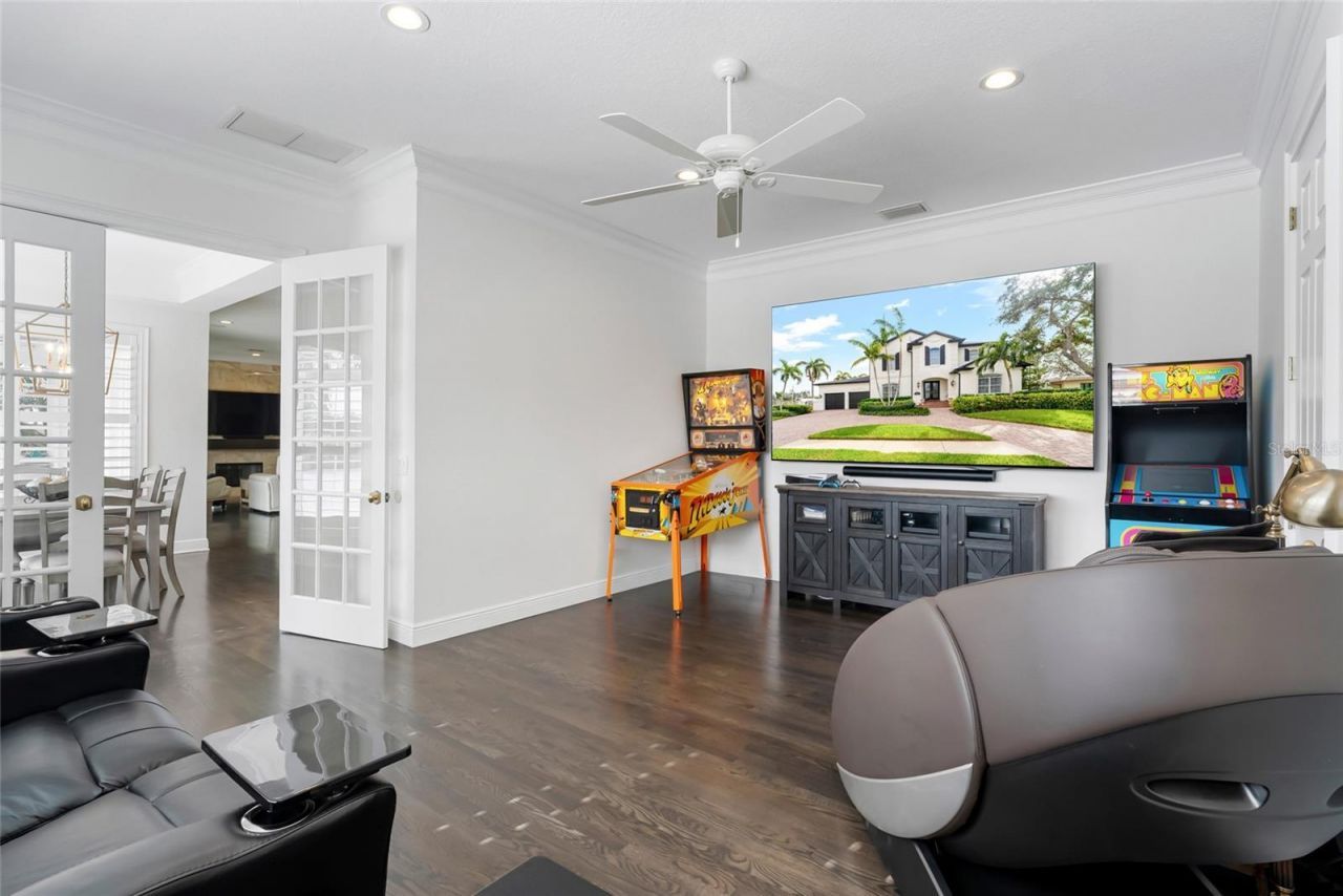 356 Belleair Drive Ne, Saint Petersburg, FL 33704 Photo