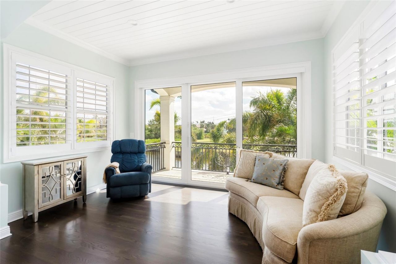 356 Belleair Drive Ne, Saint Petersburg, FL 33704 Photo