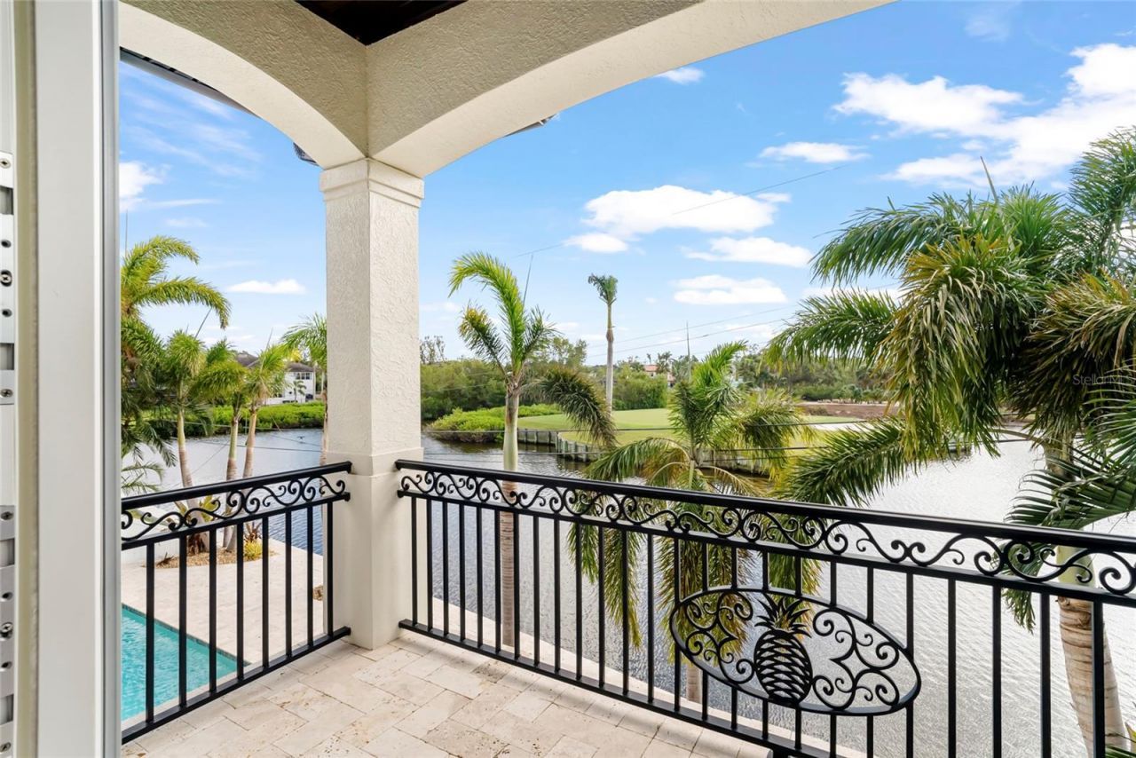 356 Belleair Drive Ne, Saint Petersburg, FL 33704 Photo
