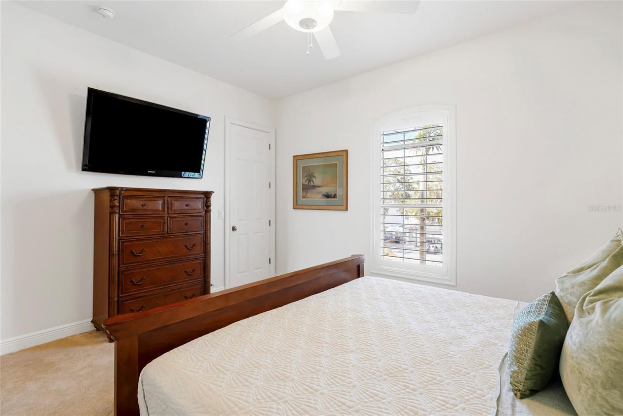 356 Belleair Drive Ne, Saint Petersburg, FL 33704 Photo
