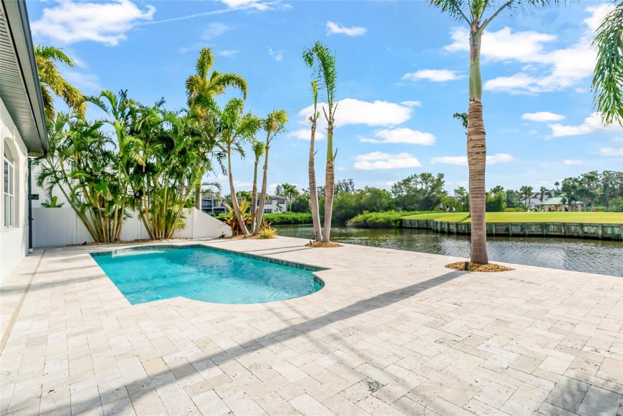 356 Belleair Drive Ne, Saint Petersburg, FL 33704 Photo