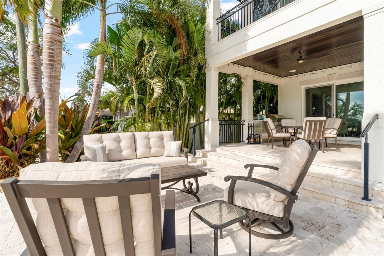 356 Belleair Drive Ne, Saint Petersburg, FL 33704 Photo