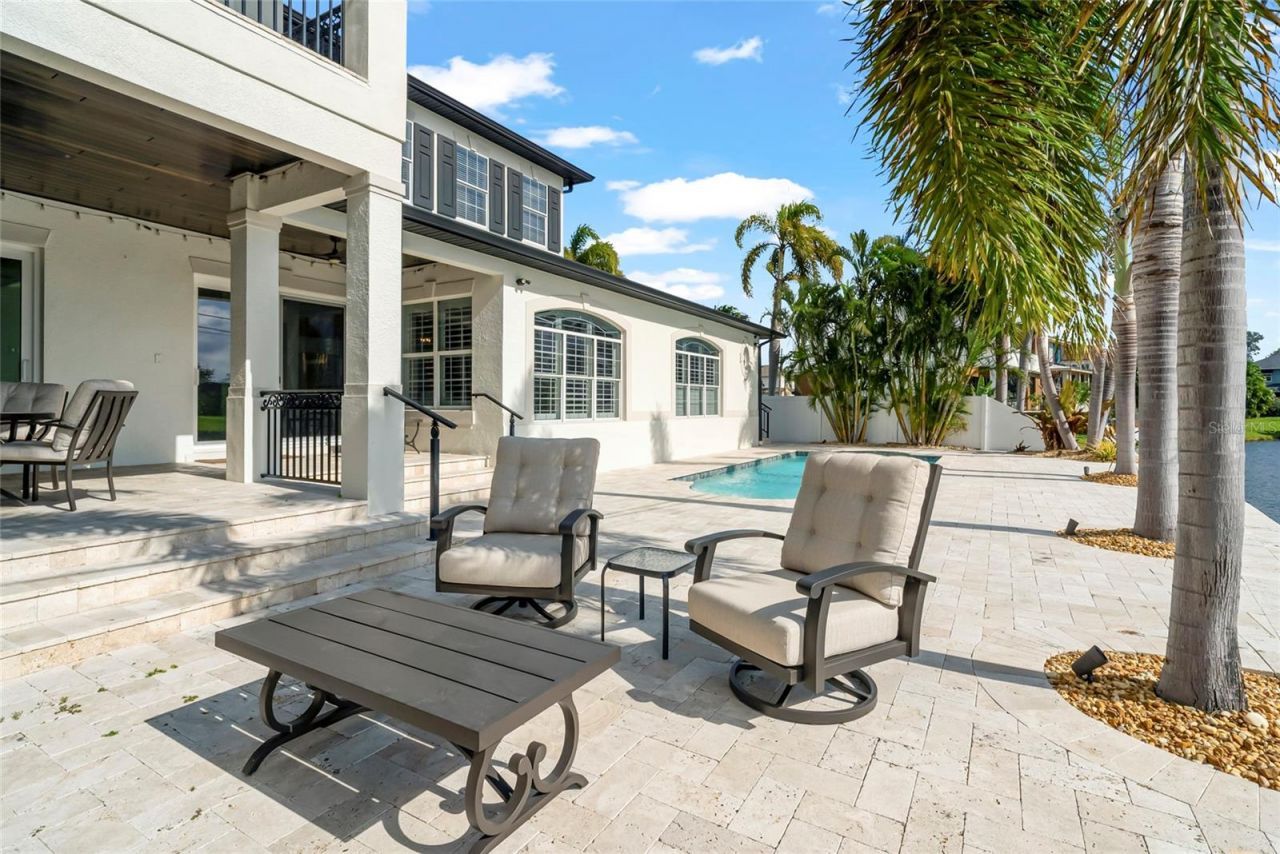 356 Belleair Drive Ne, Saint Petersburg, FL 33704 Photo