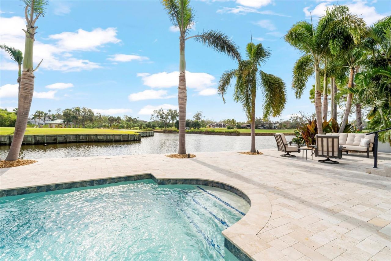 356 Belleair Drive Ne, Saint Petersburg, FL 33704 Photo