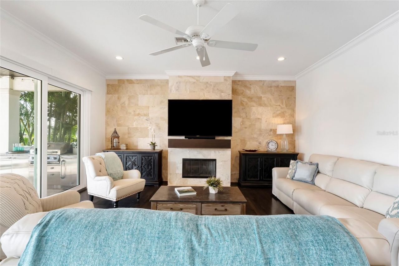 356 Belleair Drive Ne, Saint Petersburg, FL 33704 Photo