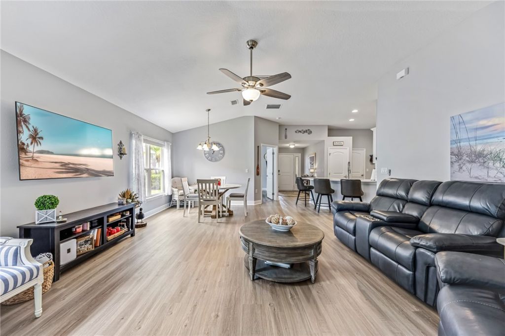 209 Briarcliff Circle, Sebastian, FL 32958 Photo