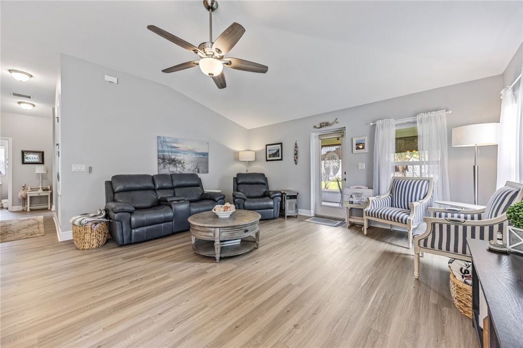 209 Briarcliff Circle, Sebastian, FL 32958 Photo