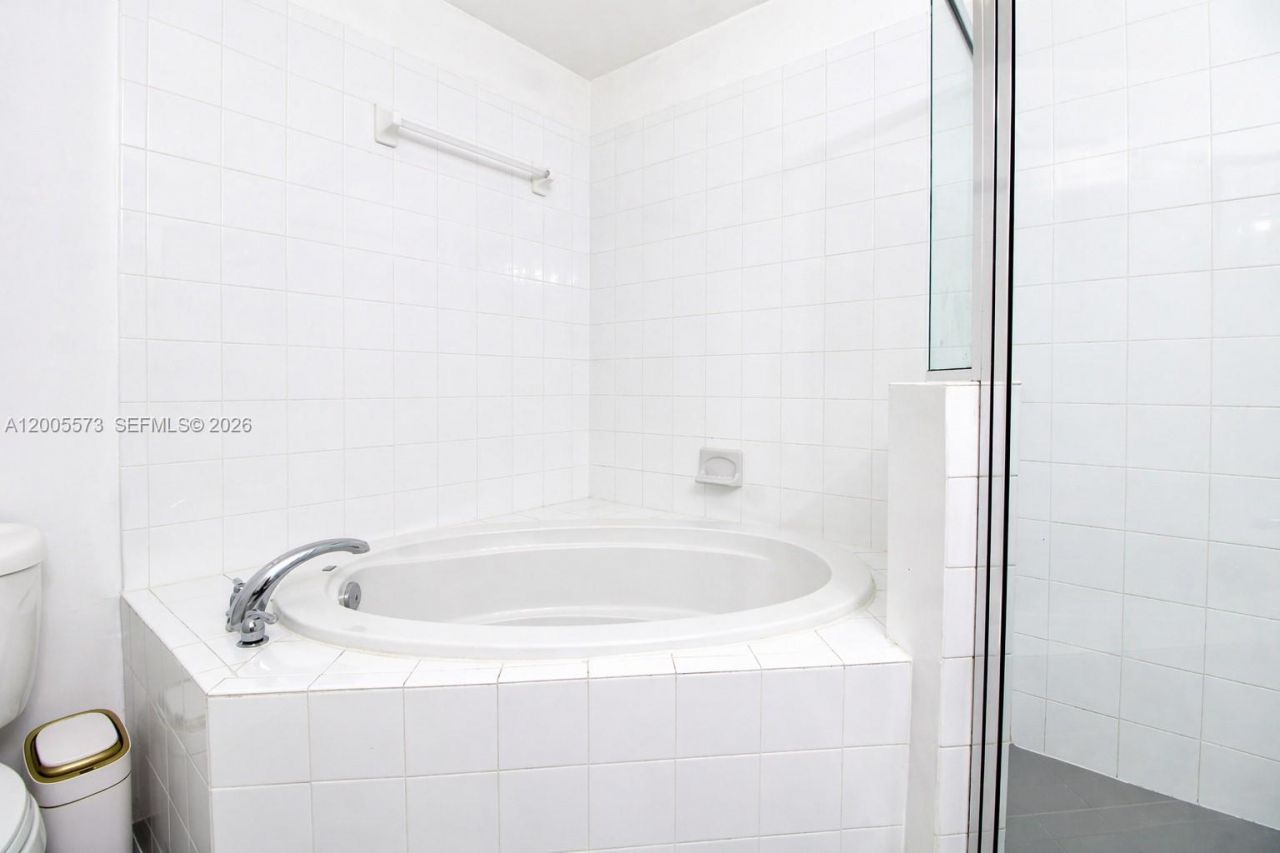 8940 NE 8th Ave, Unit 1201, Miami, FL 33138 Photo