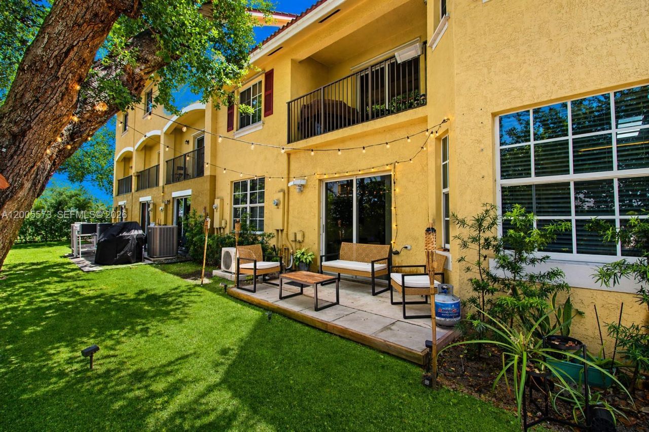 8940 NE 8th Ave, Unit 1201, Miami, FL 33138 Photo