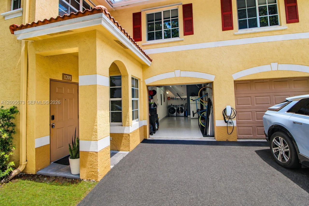 8940 NE 8th Ave, Unit 1201, Miami, FL 33138 Photo