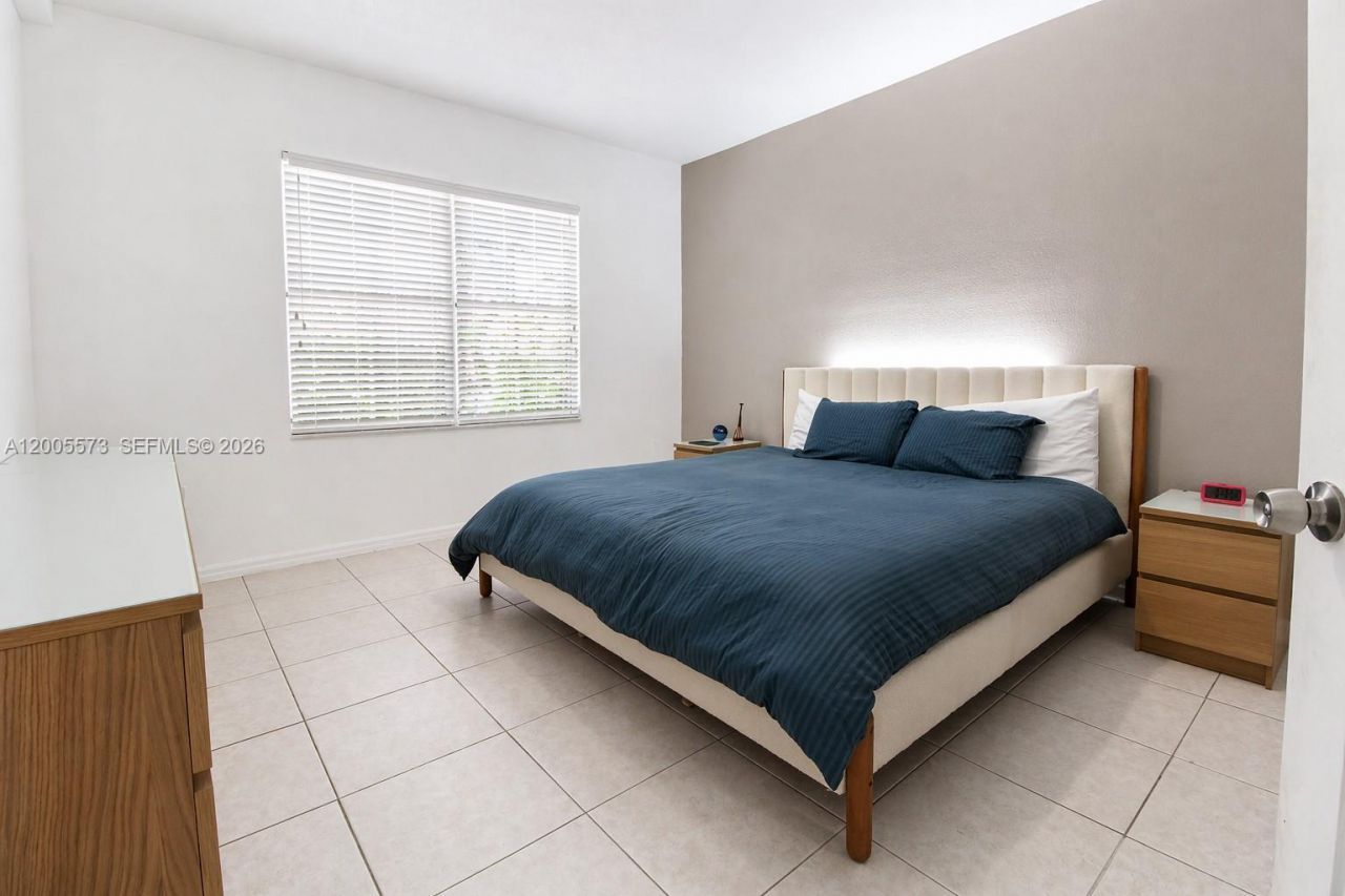 8940 NE 8th Ave, Unit 1201, Miami, FL 33138 Photo