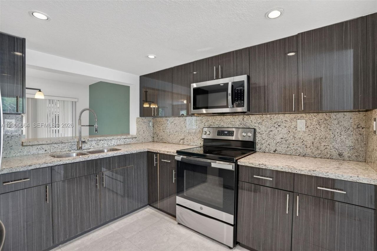 845 NW 91st Ter , Unit 845, Plantation, FL 33324 Photo