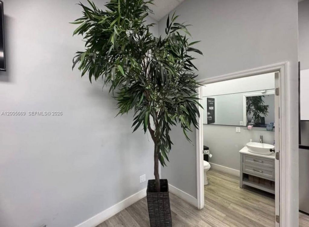 Auto Sales & Detailing For Sale In Margate , Margate, FL 33063 Photo