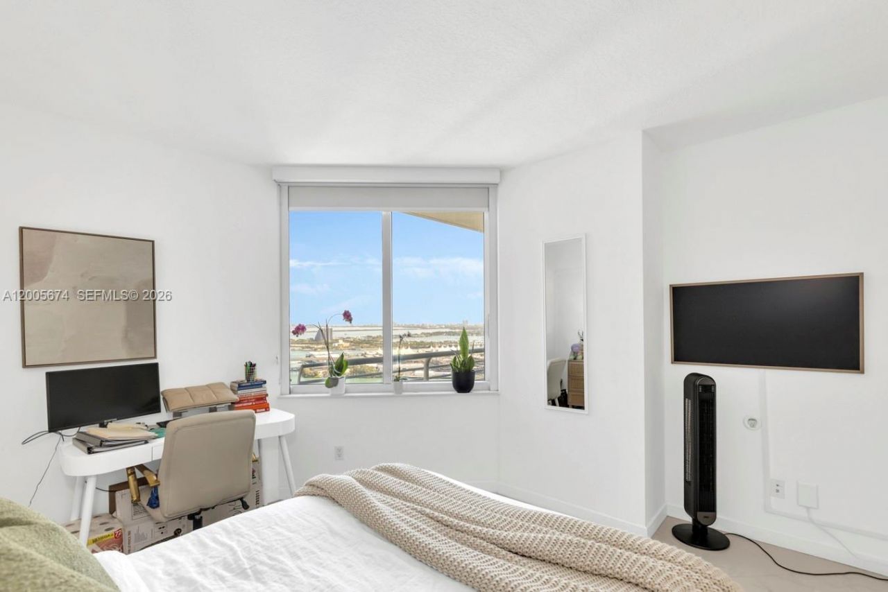 335 S Biscayne Bl, Unit 3408, Miami, FL 33131 Photo