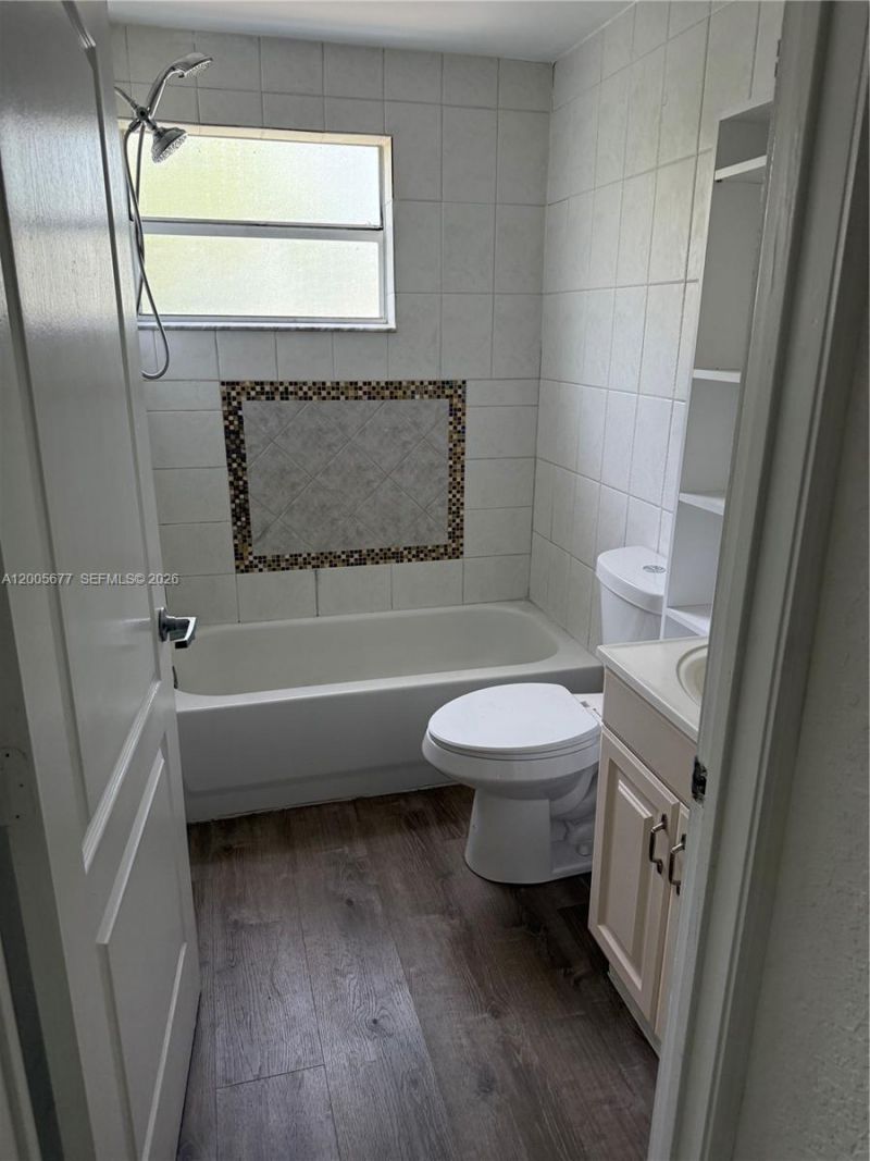 110 SE 2nd St , Unit 206, Hallandale Beach, FL 33009 Photo