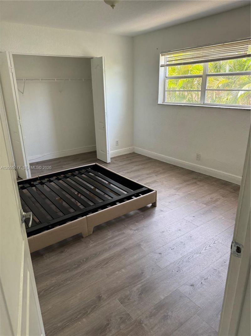 110 SE 2nd St , Unit 206, Hallandale Beach, FL 33009 Photo