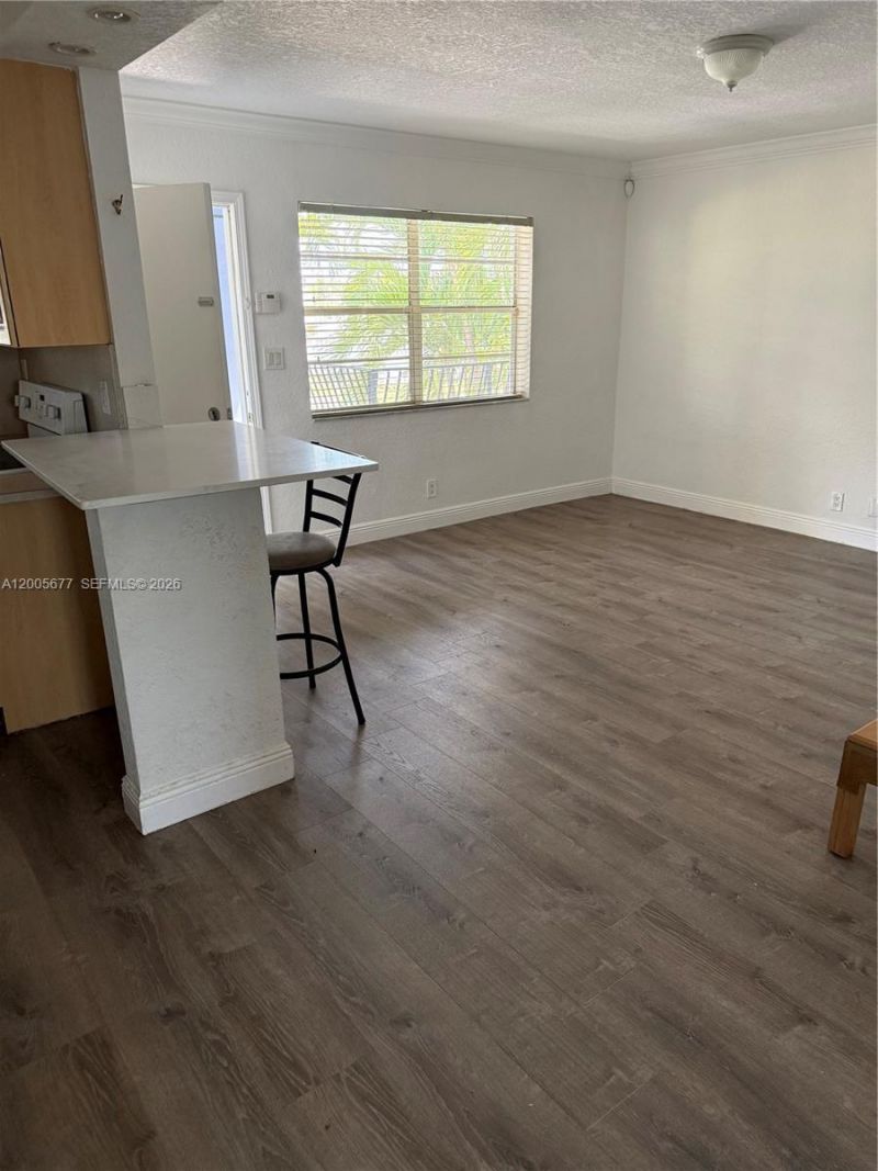 110 SE 2nd St , Unit 206, Hallandale Beach, FL 33009 Photo