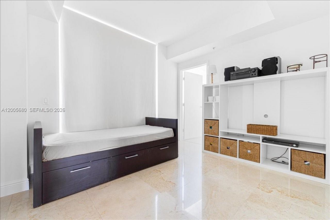3801 Collins Ave , Unit 1105, Miami Beach, FL 33140 Photo