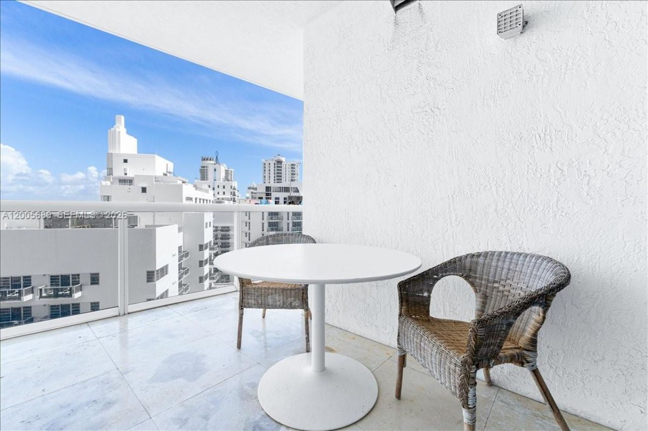 3801 Collins Ave , Unit 1105, Miami Beach, FL 33140 Photo