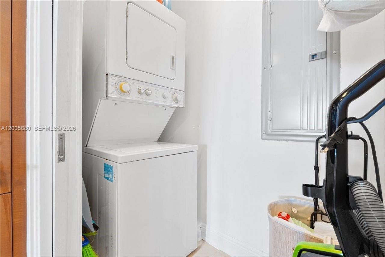 3801 Collins Ave , Unit 1105, Miami Beach, FL 33140 Photo