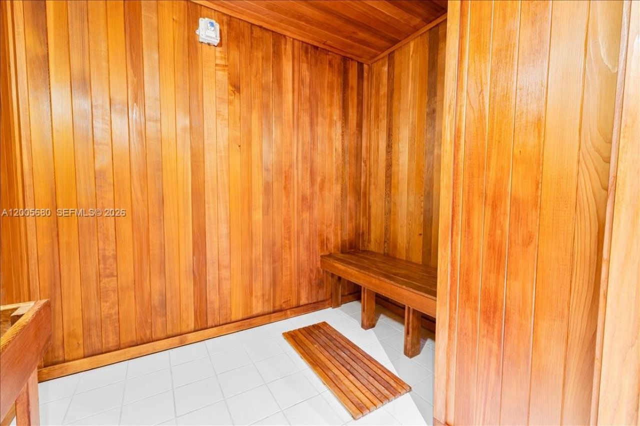 3801 Collins Ave , Unit 1105, Miami Beach, FL 33140 Photo