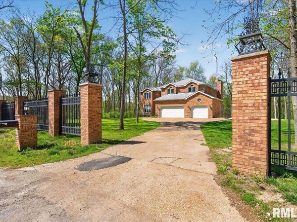 49 WESTWOOD Lane, Springfield, IL 62711