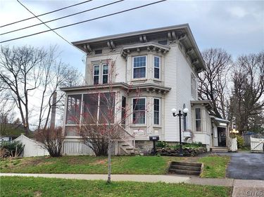 135 W Cayuga Street , Oswego, NY 13126