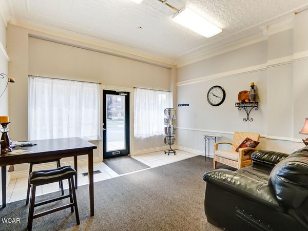 222 S Elizabeth Street, Lima, OH 45801