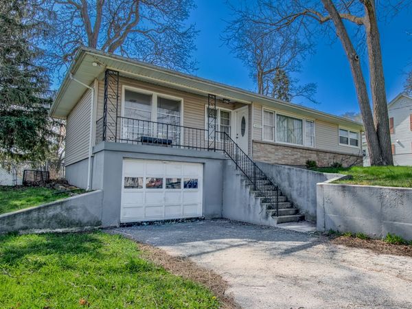 4113 W Crystal Lake Road , McHenry, IL 60050