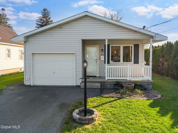 1100 Laura Street, Schenectady, NY 12306