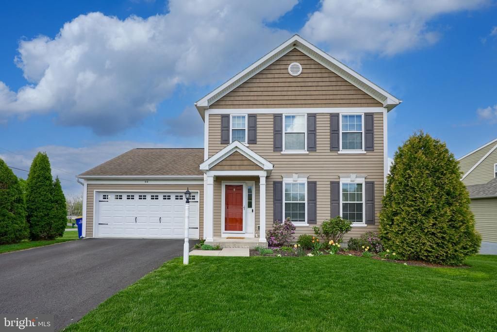 100 KENNETH DRIVE , LEOLA, PA 17540