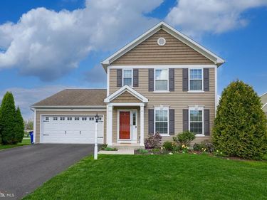 100 KENNETH DRIVE, LEOLA, PA 17540