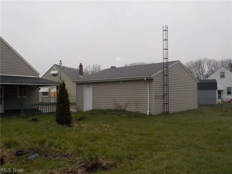 2456 E 37th Street, Lorain, OH 44055 Photo 18