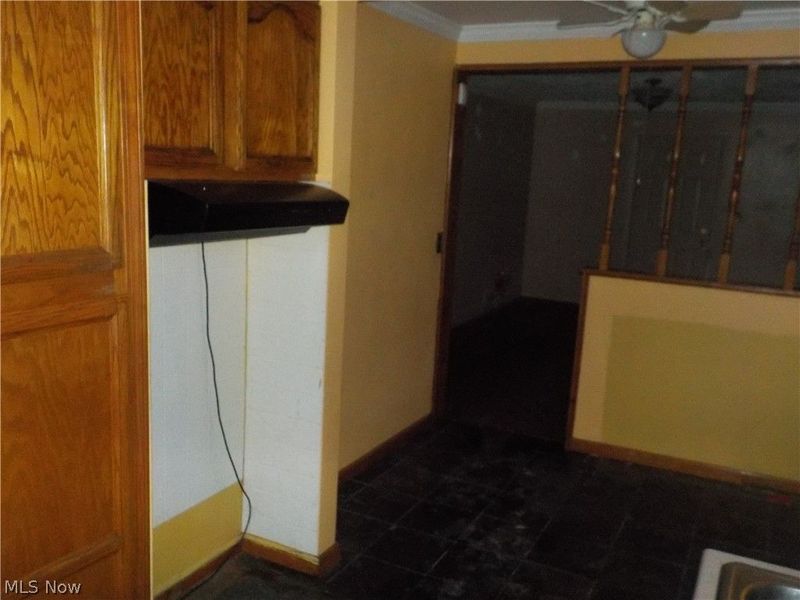 2456 E 37th Street, Lorain, OH 44055 Photo 5