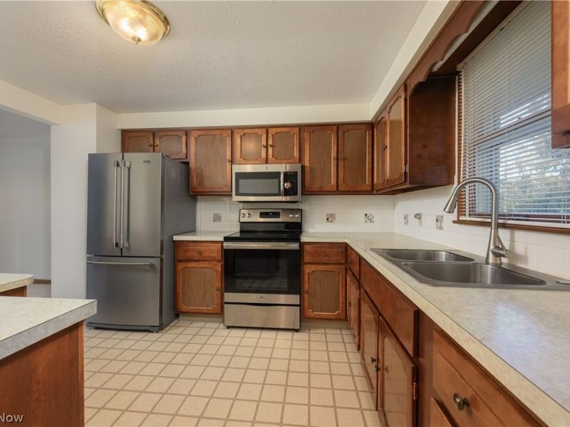 916 Buena Vista, Canton, OH 44714 Photo 12