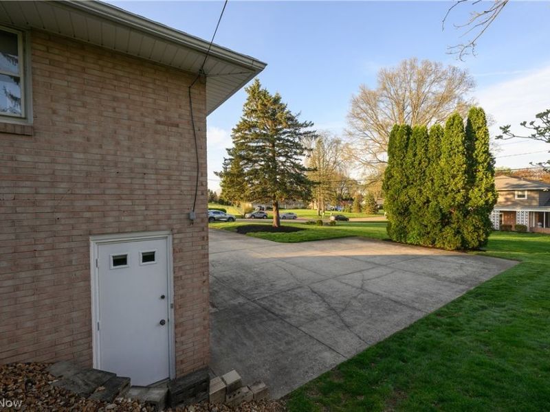 916 Buena Vista, Canton, OH 44714 Photo 6