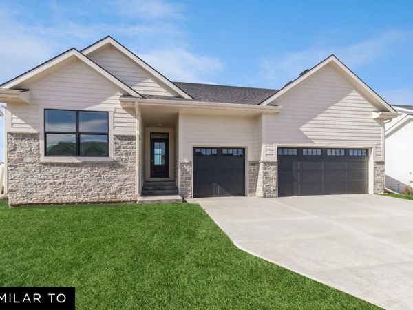 360 NW Ashley Avenue, Waukee, IA 50263