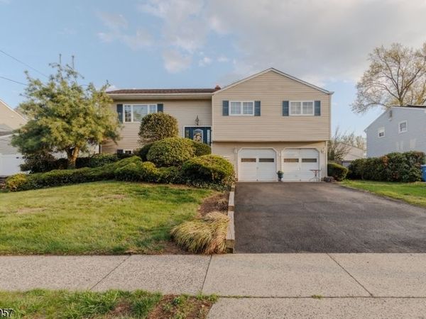 286 Harris Ave, Middlesex, NJ 08846