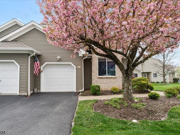 28 Sundance Ter, Hardyston, NJ 07419