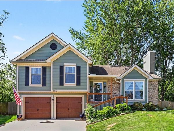 1445 W Prairie Court, Olathe, KS 66061
