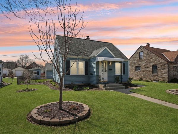 3327 E Bottsford Ave, Cudahy, WI 53110