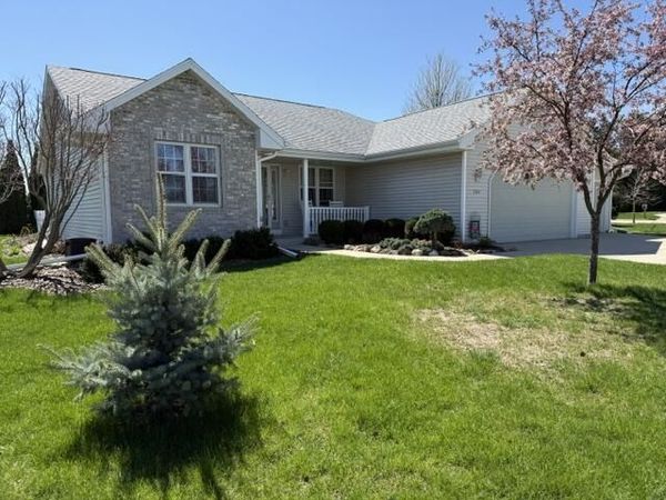 204 Wollet Dr, Fort Atkinson, WI 53538