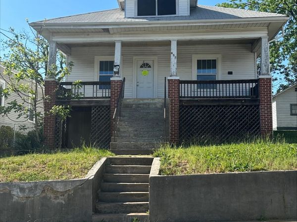 652 Montrose AVE SE, Roanoke, VA 24013